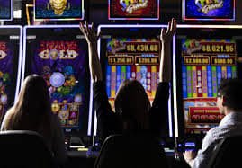 Filipino player accessing live casino table games on mobile browser